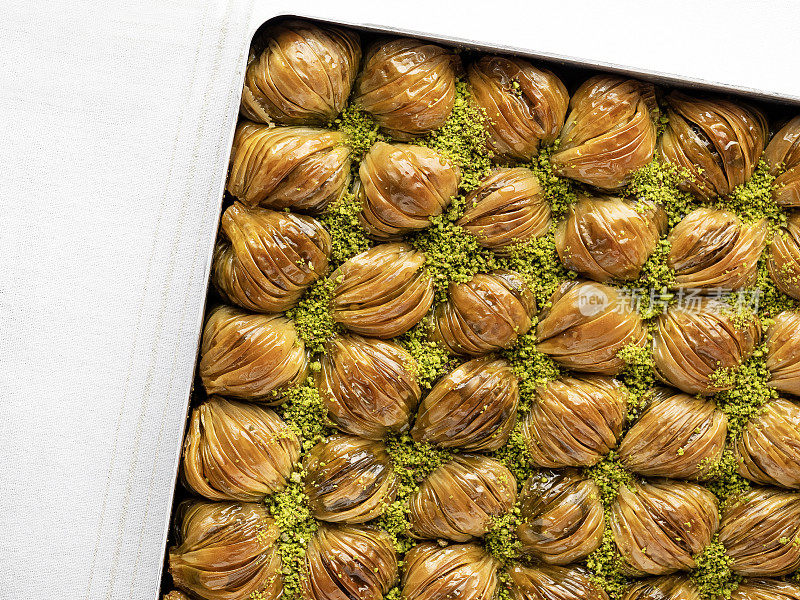 Mussel Baklava，开心果Mussel Baklava, Baklava，土耳其Midye Baklava(贻贝形状的Baklava)与开心果坚果